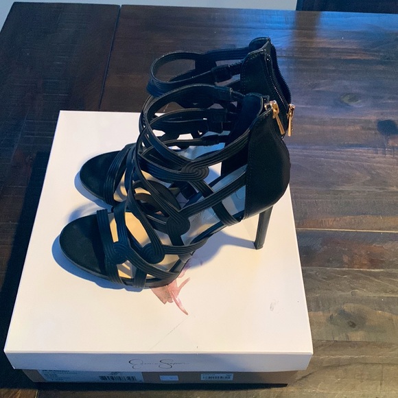 Pumps - Picture 3 of 4